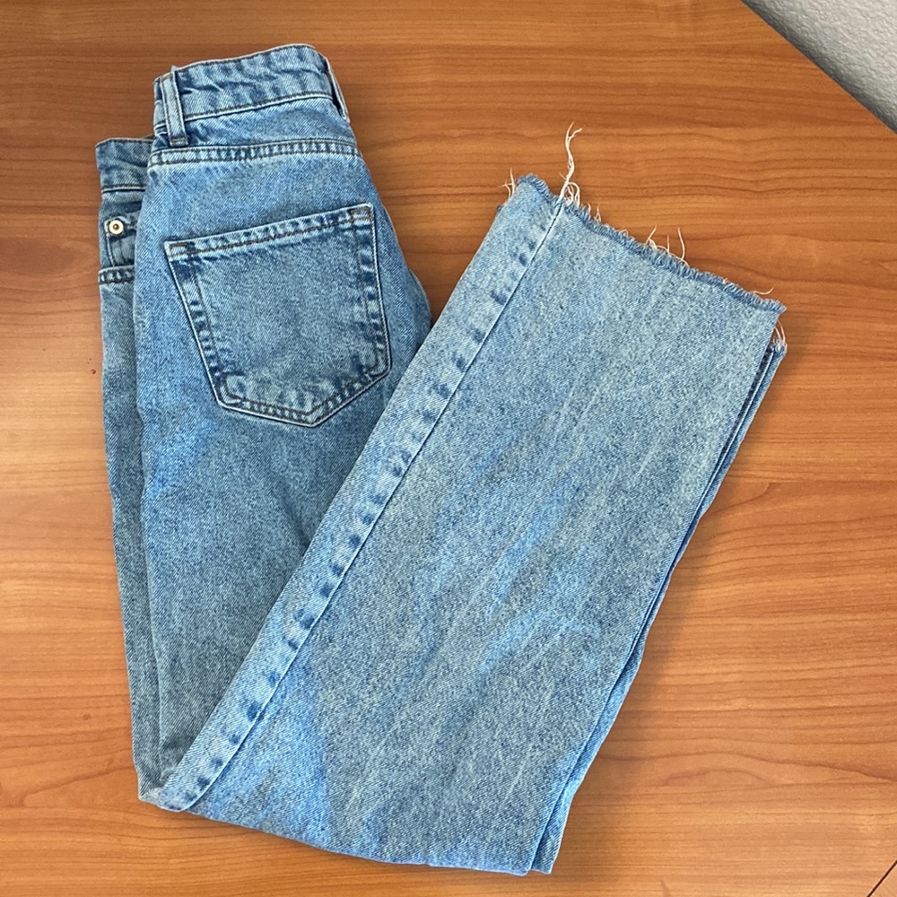 GOOD CONDITION CUTE ZARA STRAIGHT LEG JEANS